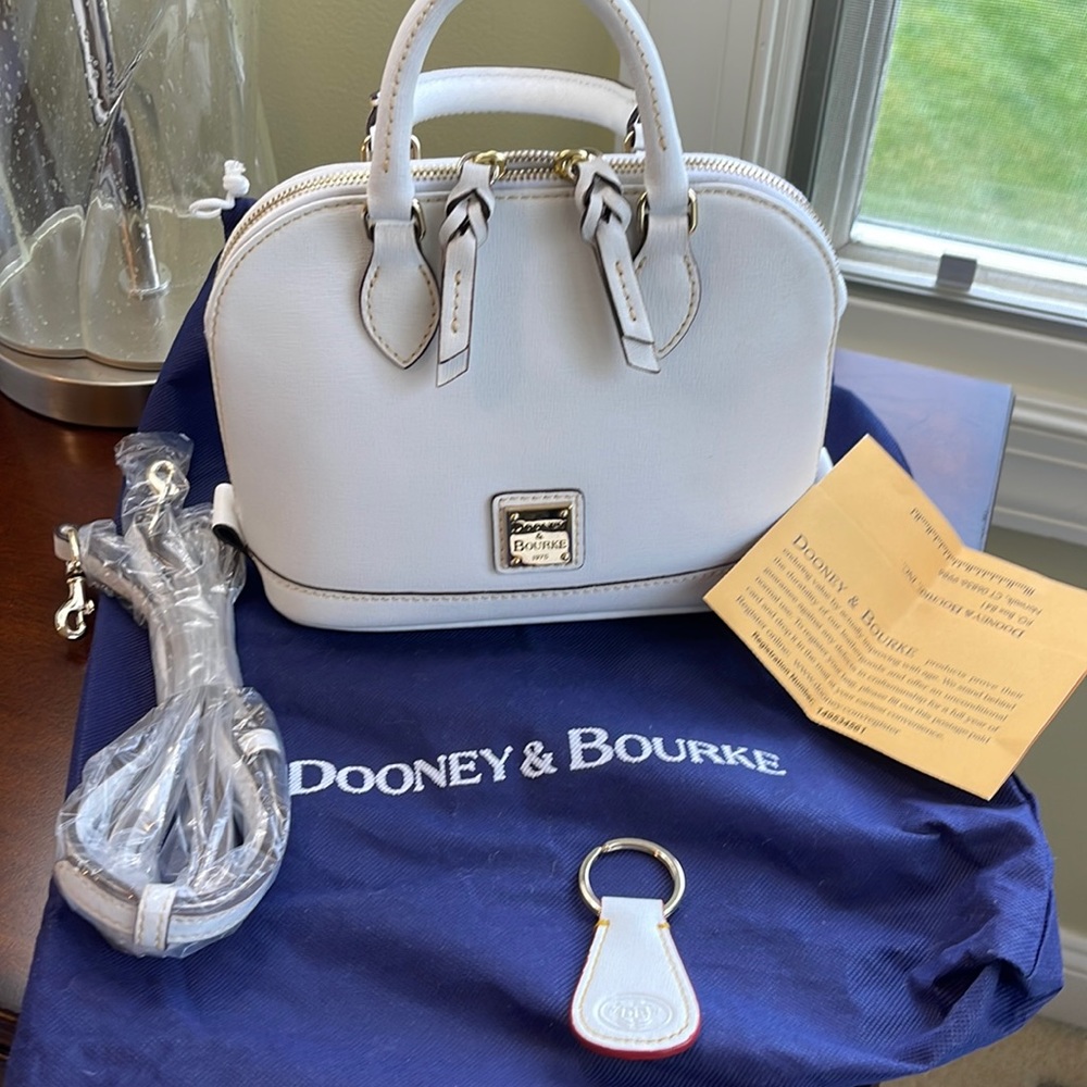 NWOT Dooney & Bourke Bitsy Bag white Saffiano leather BONUS key fob!
